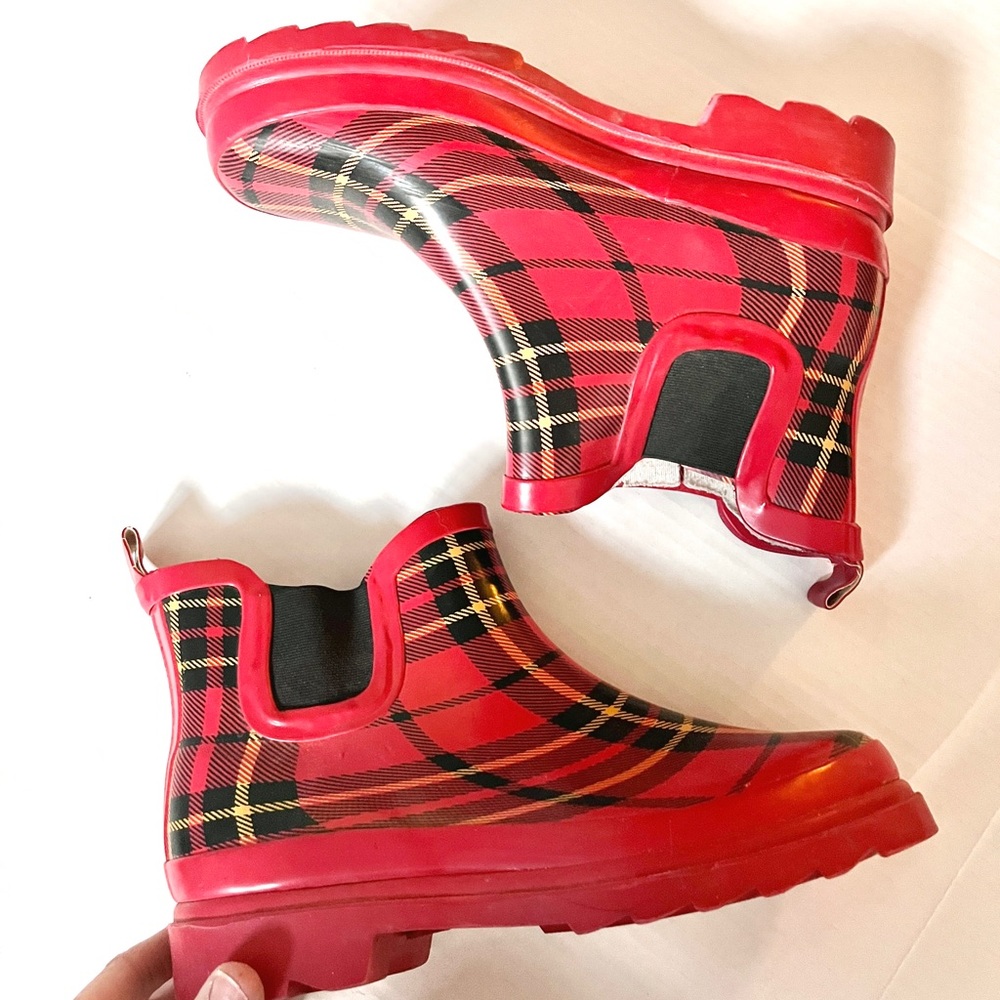 Red Tartan Plaid Rain Boots sz 6